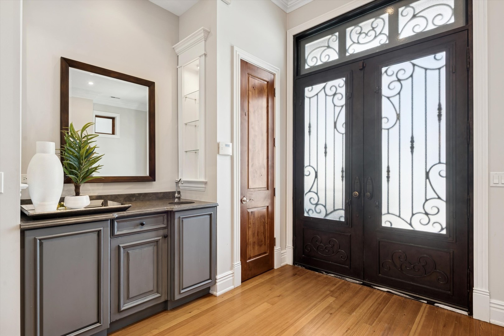 1622 N MARSHFIELD Avenue