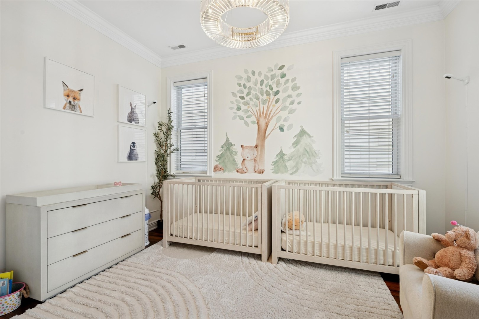 1622 N MARSHFIELD Avenue