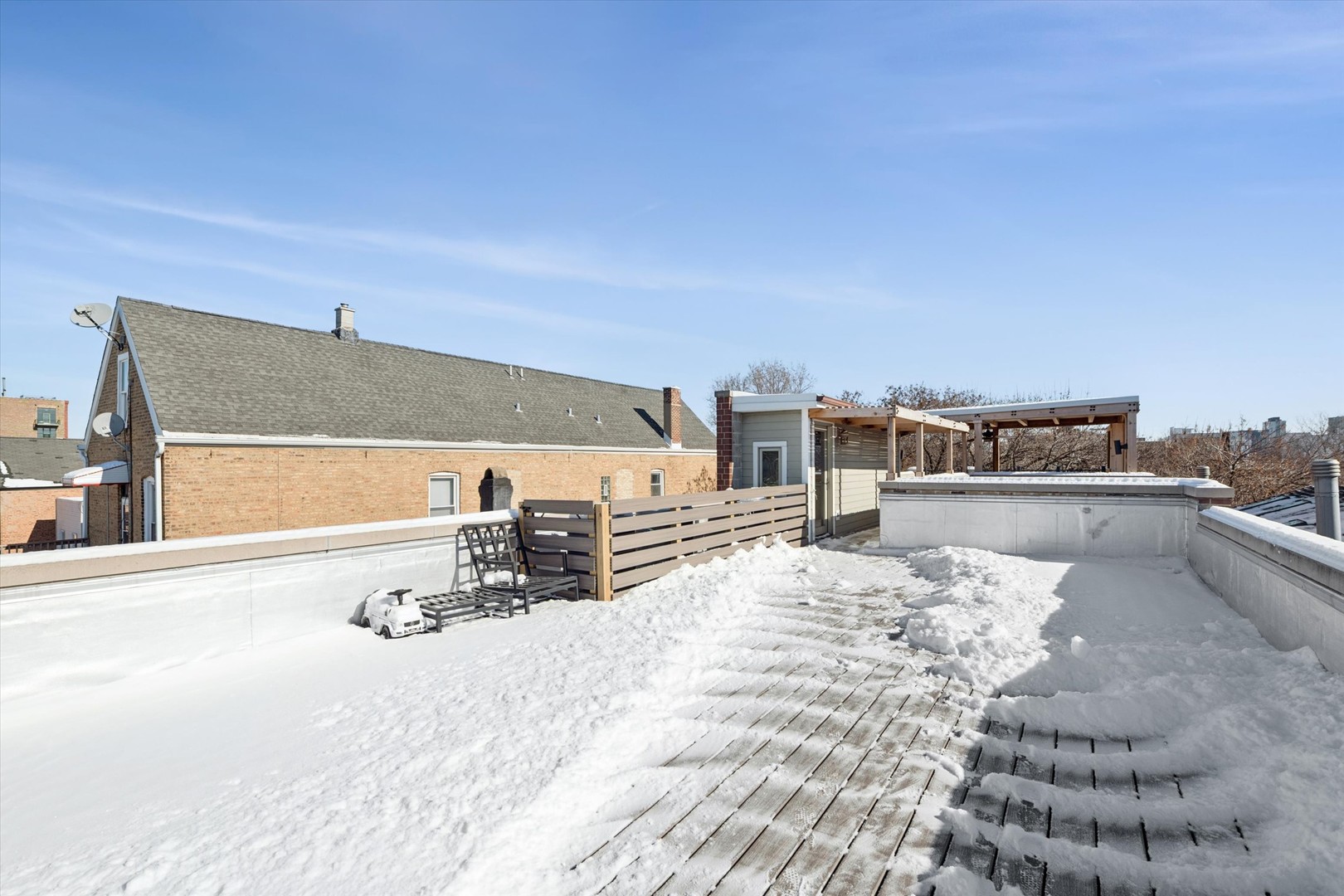 1622 N MARSHFIELD Avenue