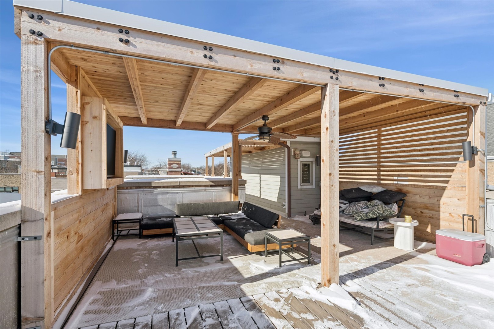 1622 N MARSHFIELD Avenue