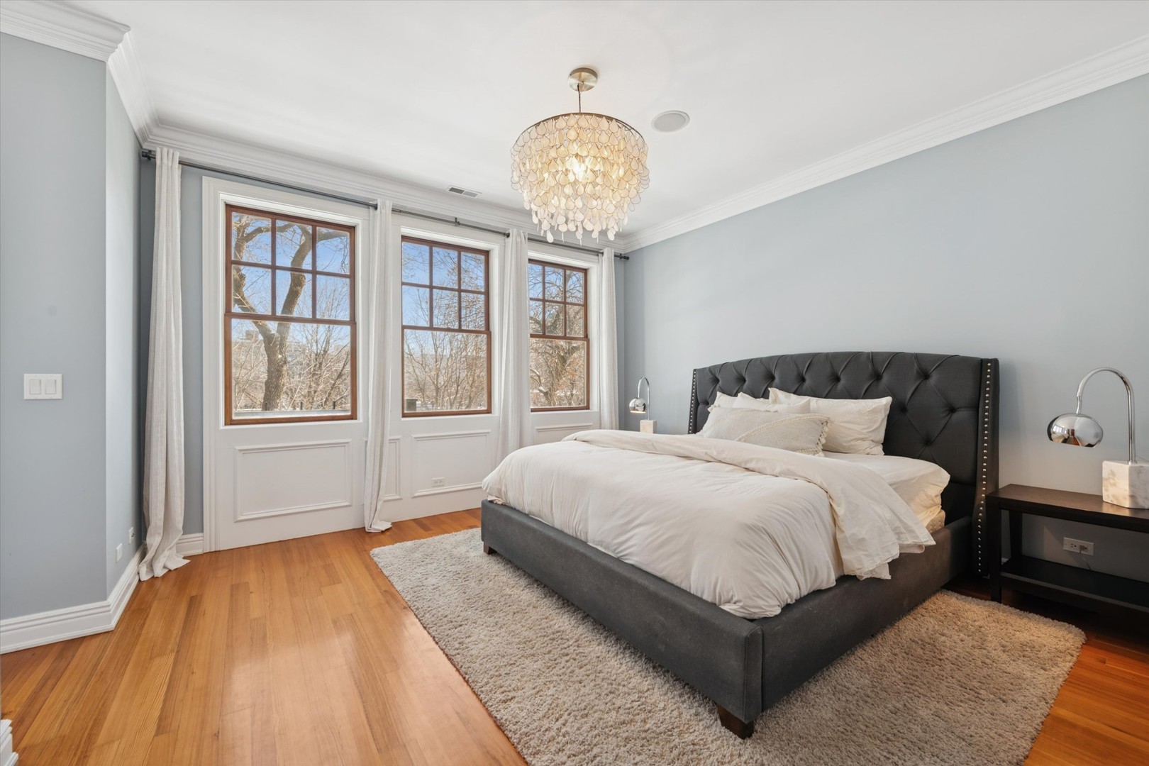 1622 N MARSHFIELD Avenue