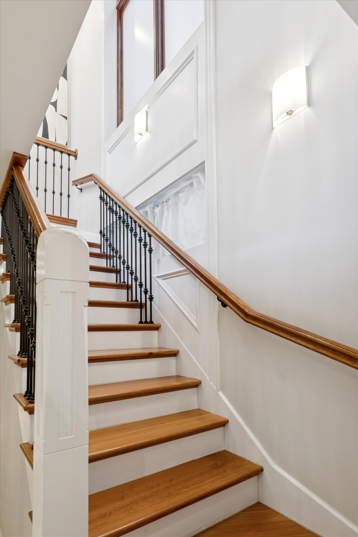 1622 N MARSHFIELD Avenue