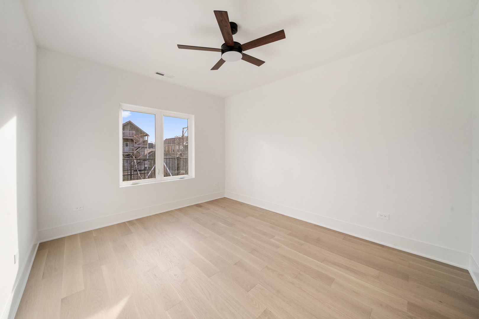 1635 W 21st Place Unit: 2