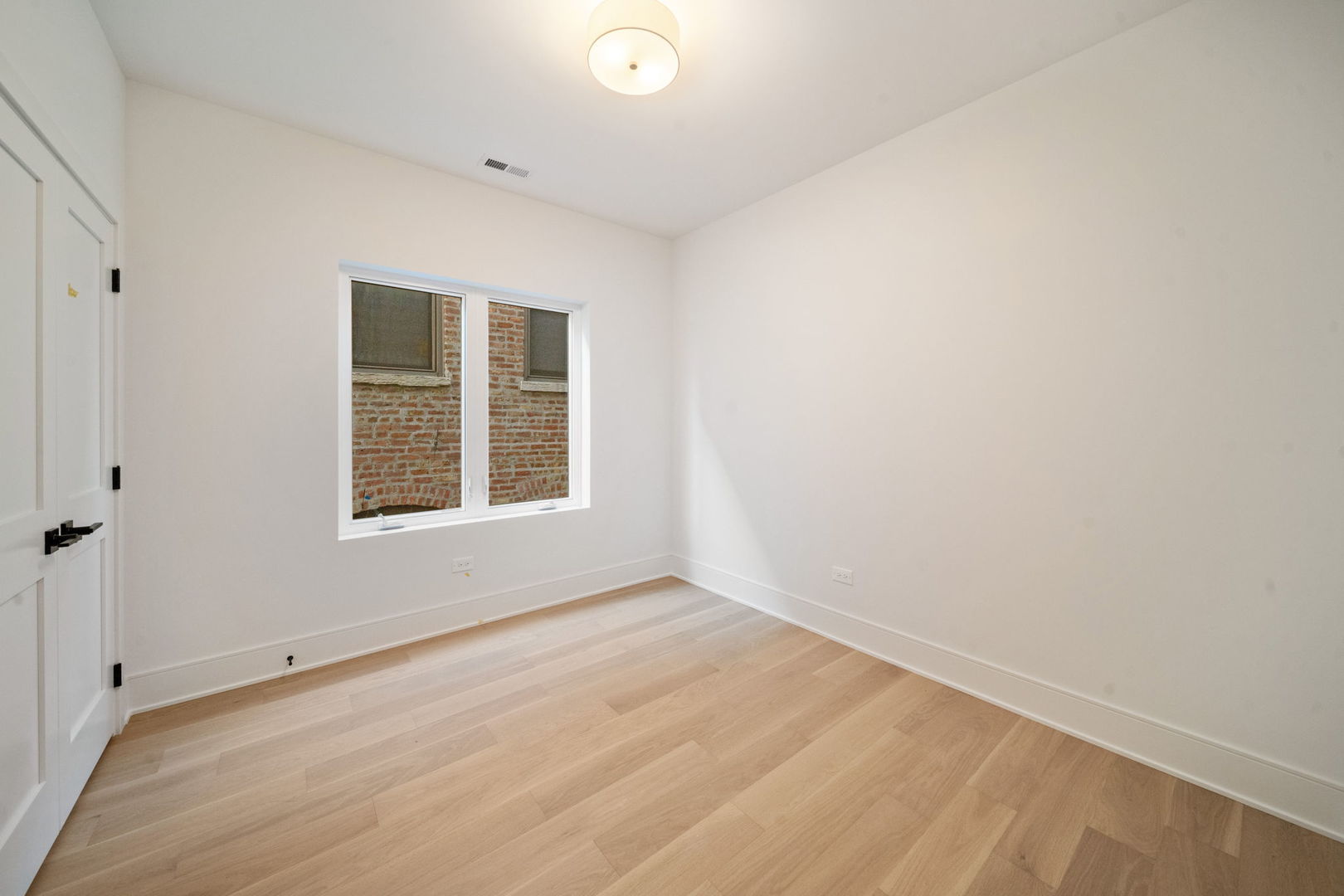 1635 W 21st Place Unit: 2