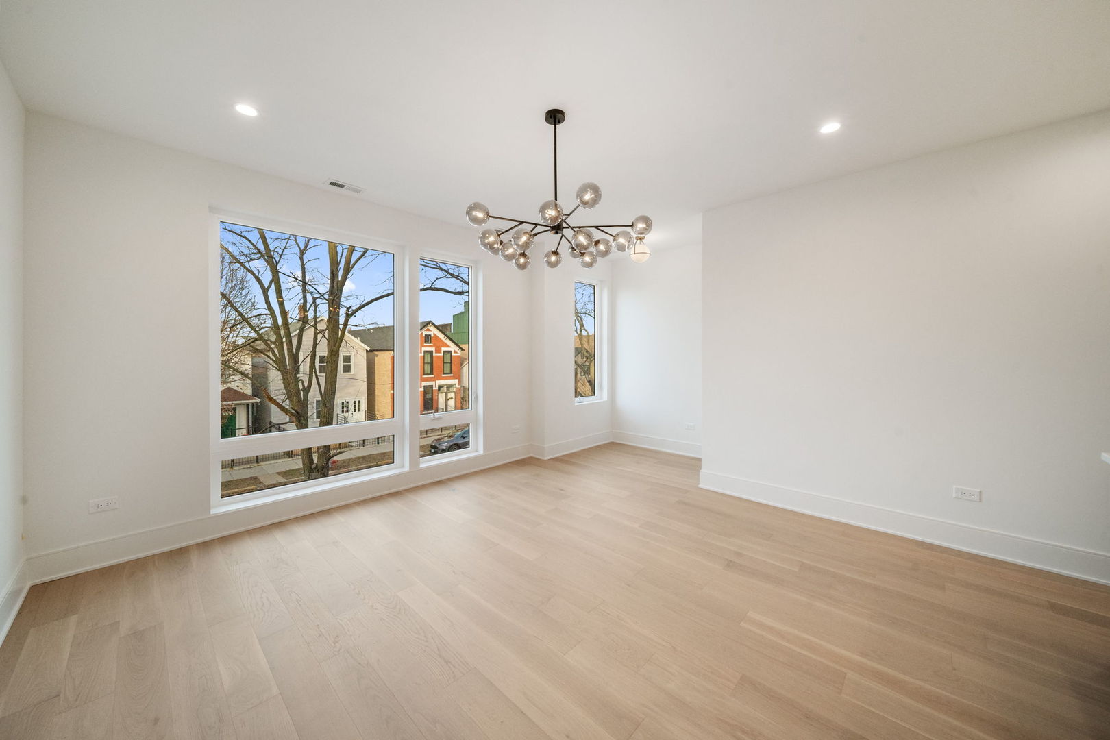 1635 W 21st Place Unit: 2