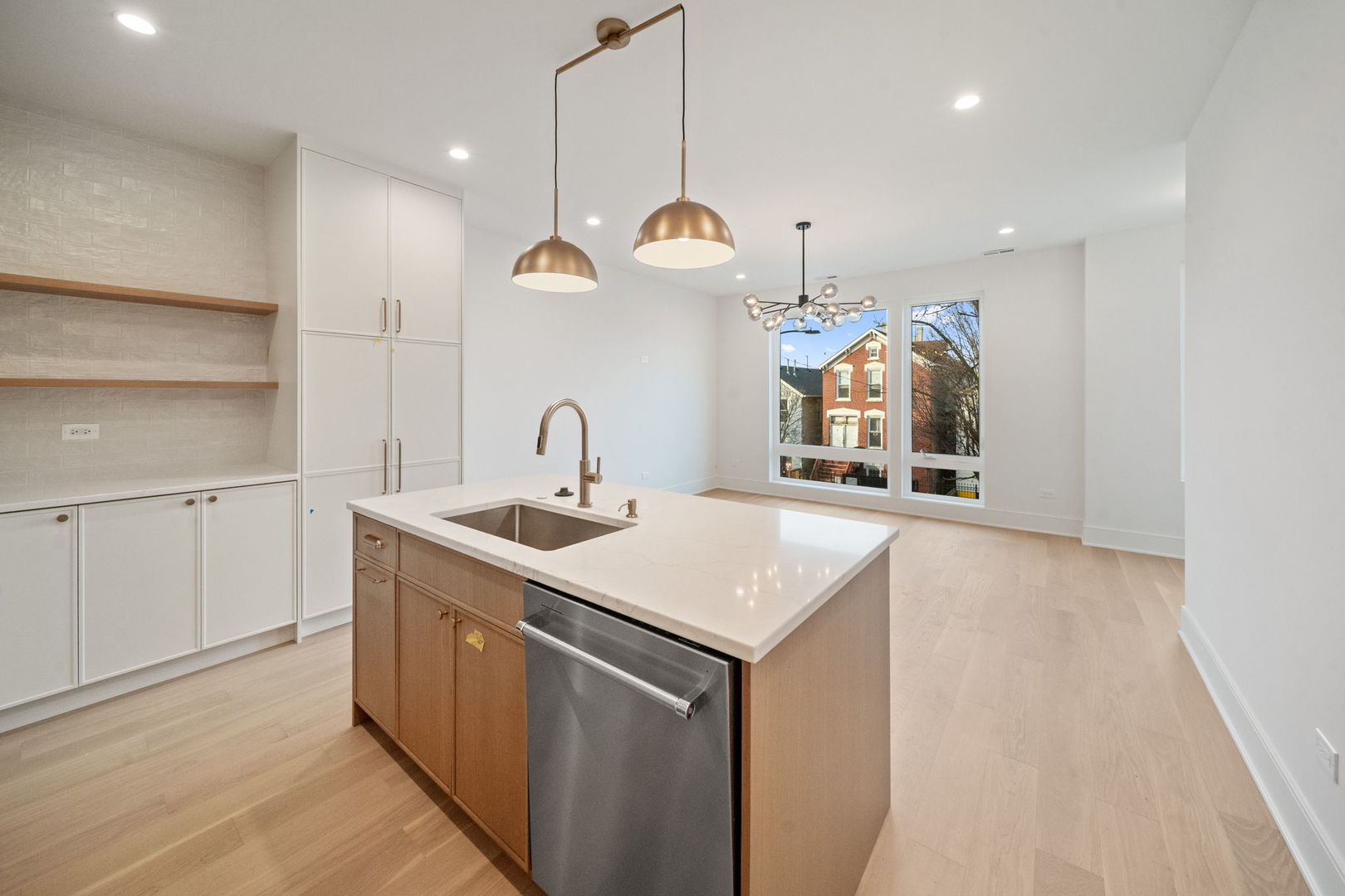 1635 W 21st Place Unit: 2