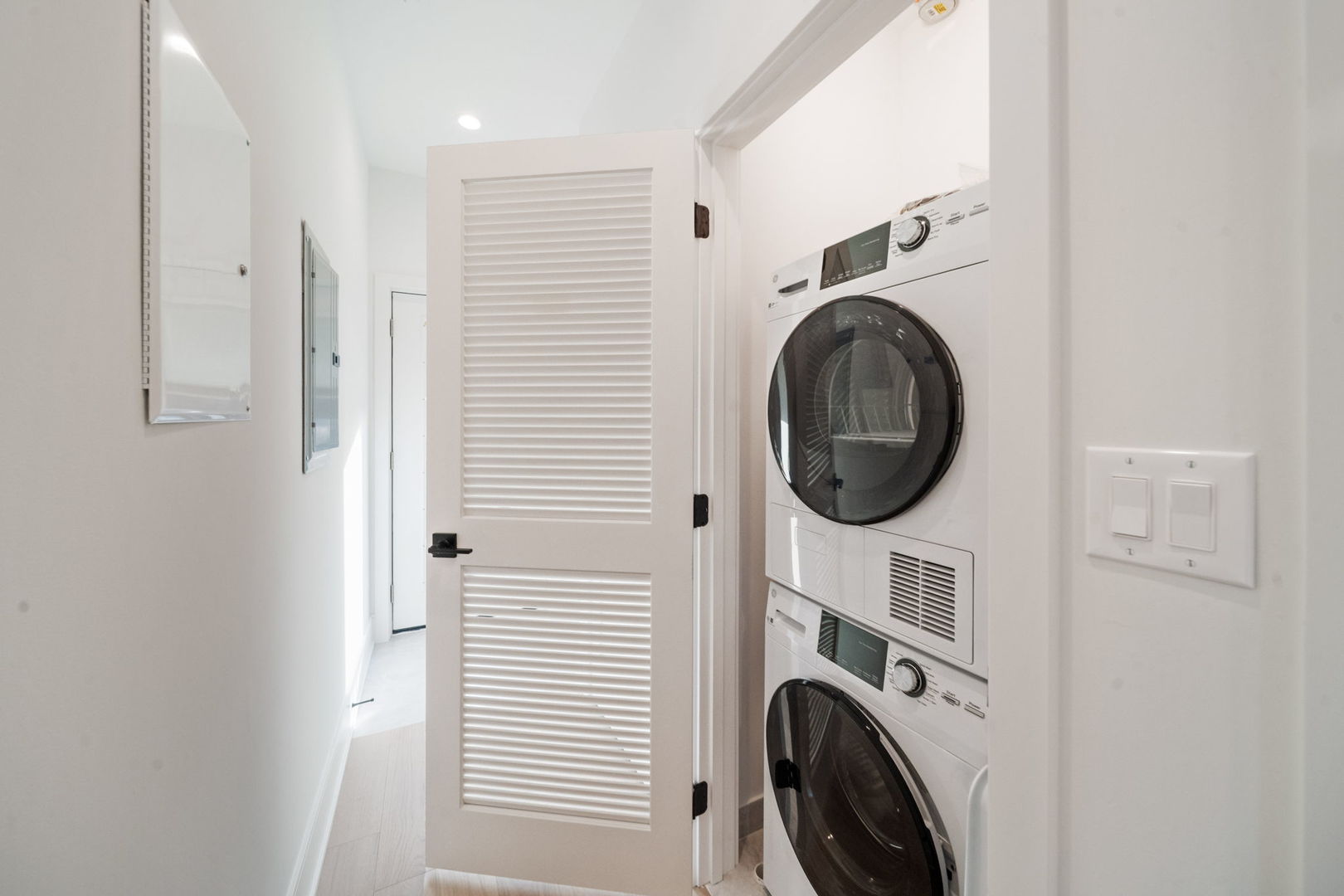 1635 W 21st Place Unit: 2