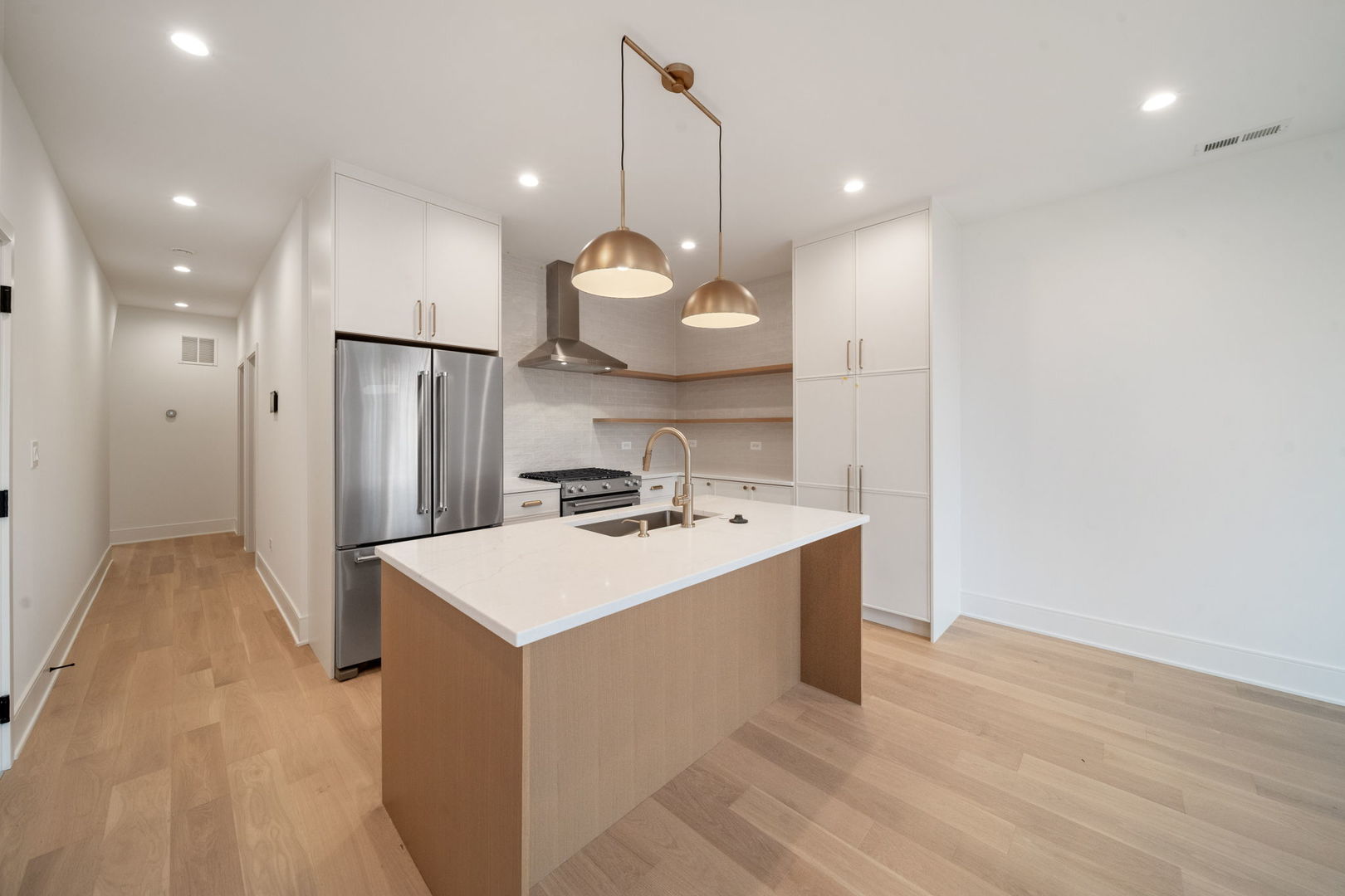 1635 W 21st Place Unit: 2