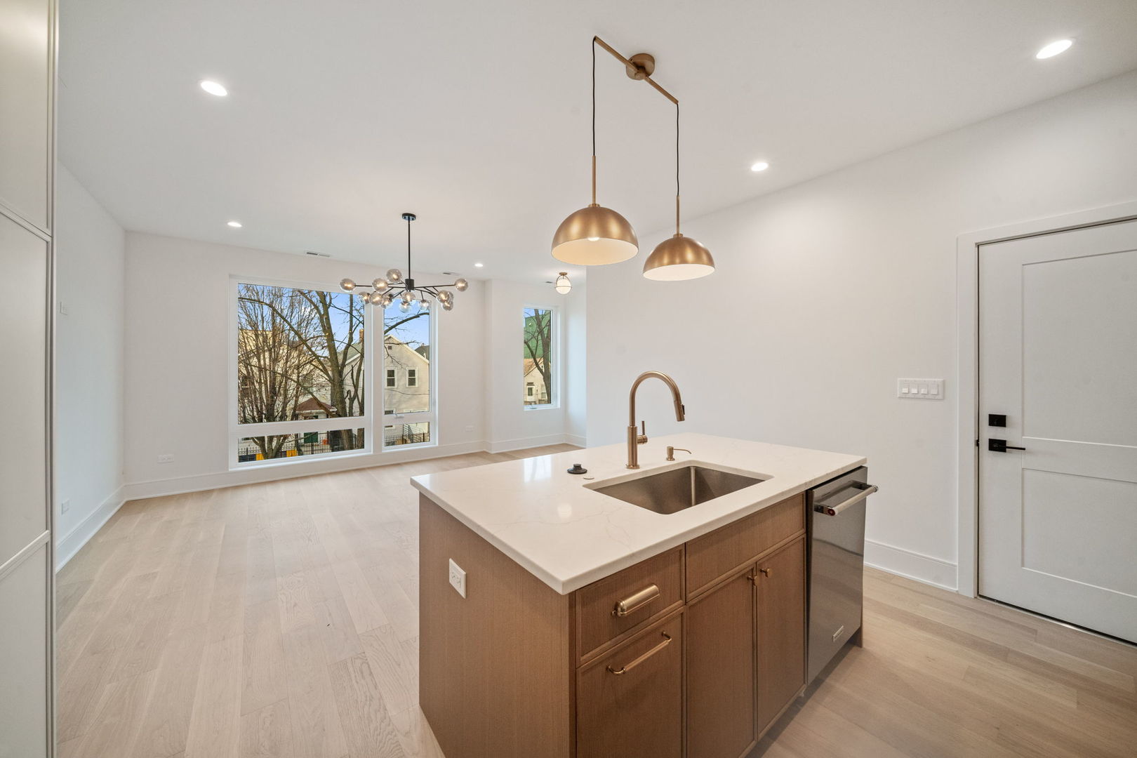 1635 W 21st Place Unit: 2