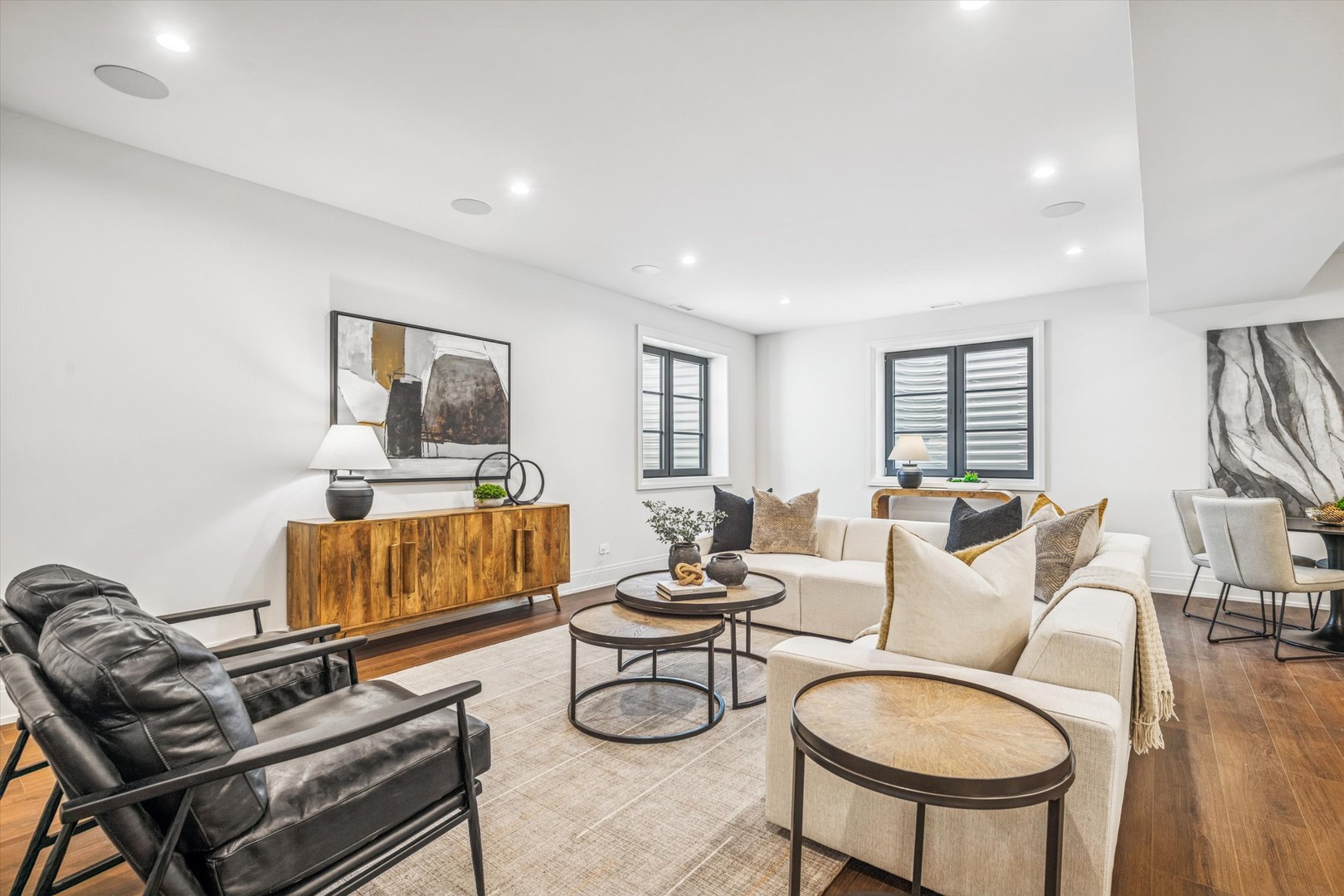 377 S Prairie Avenue