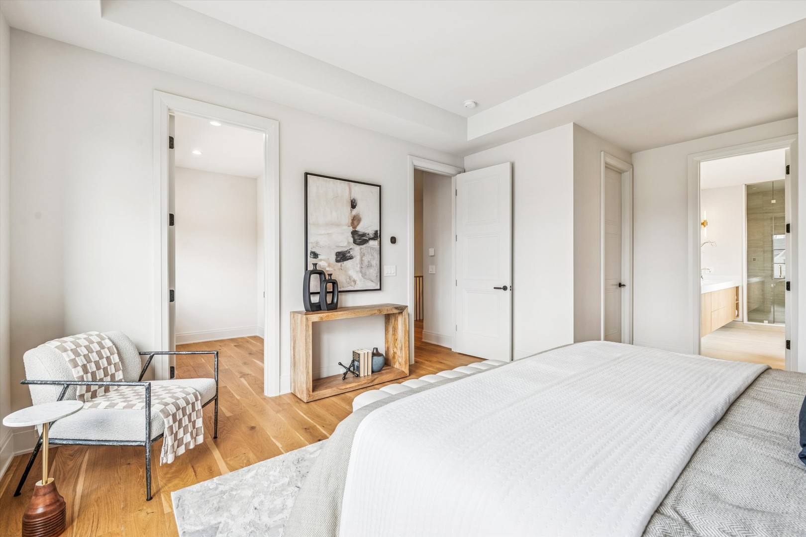 377 S Prairie Avenue