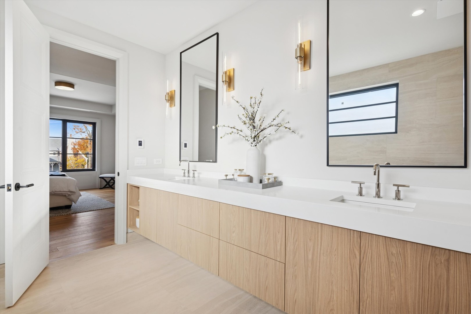 377 S Prairie Avenue