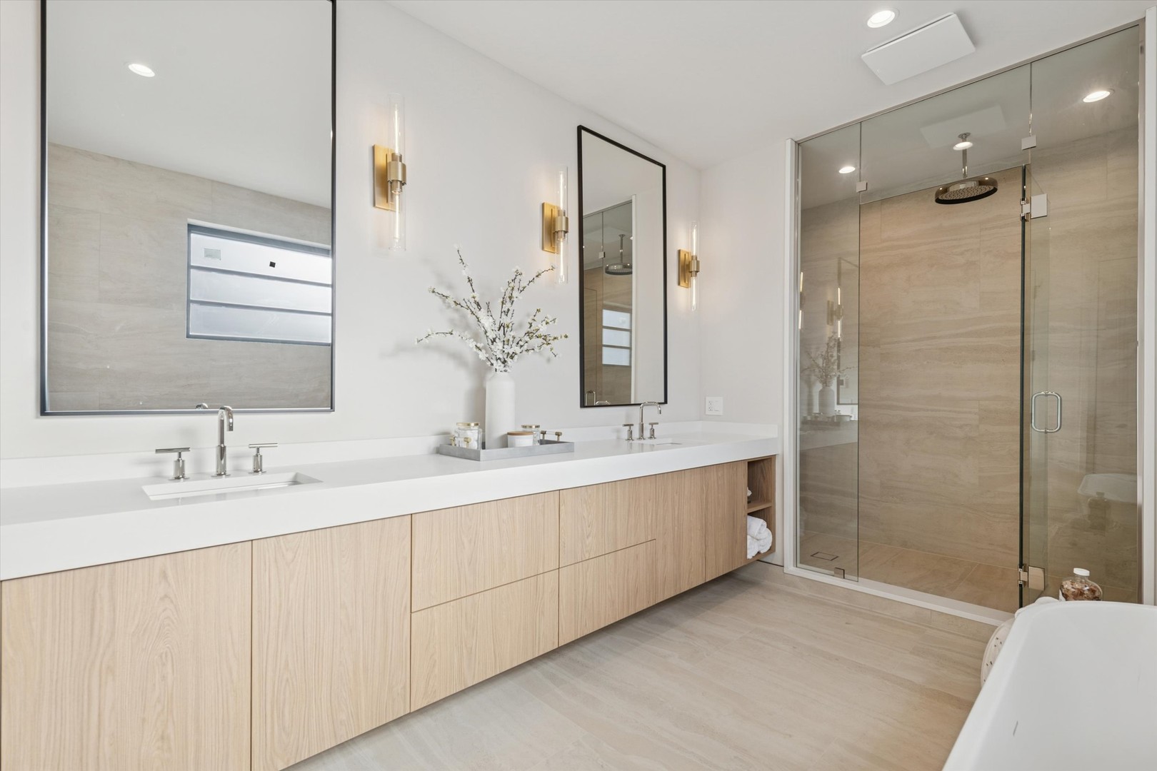 377 S Prairie Avenue