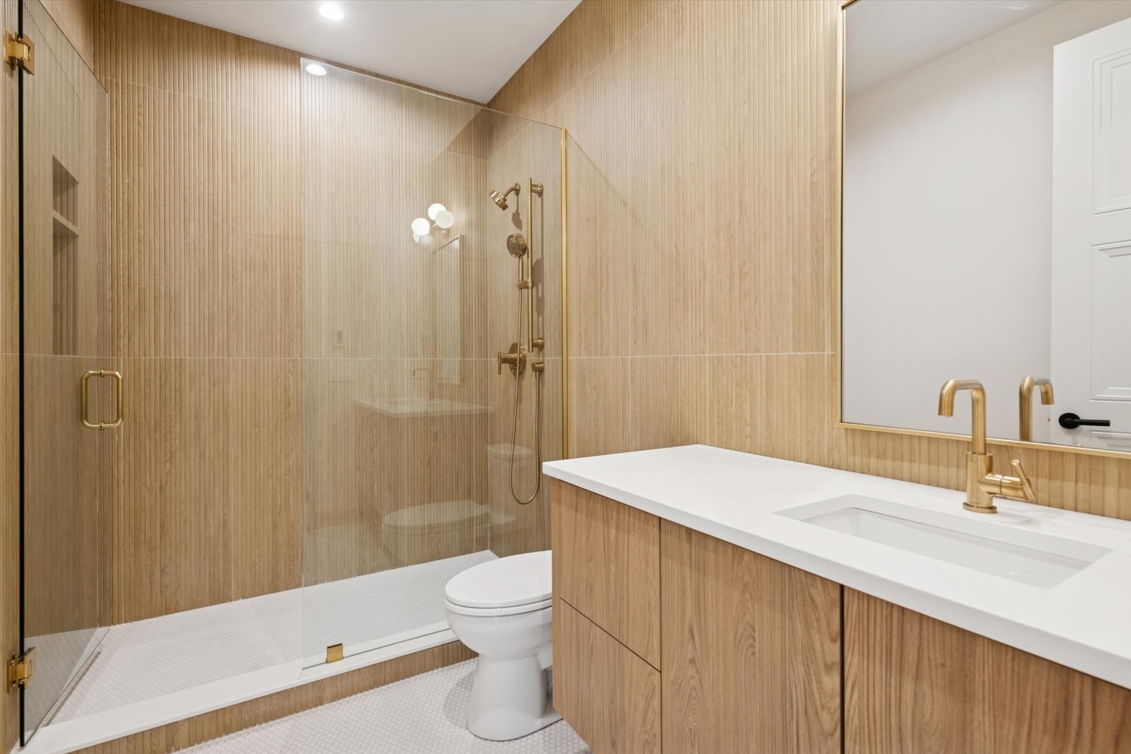 377 S Prairie Avenue