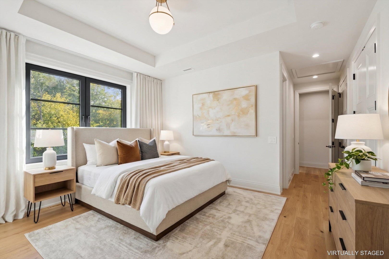 377 S Prairie Avenue