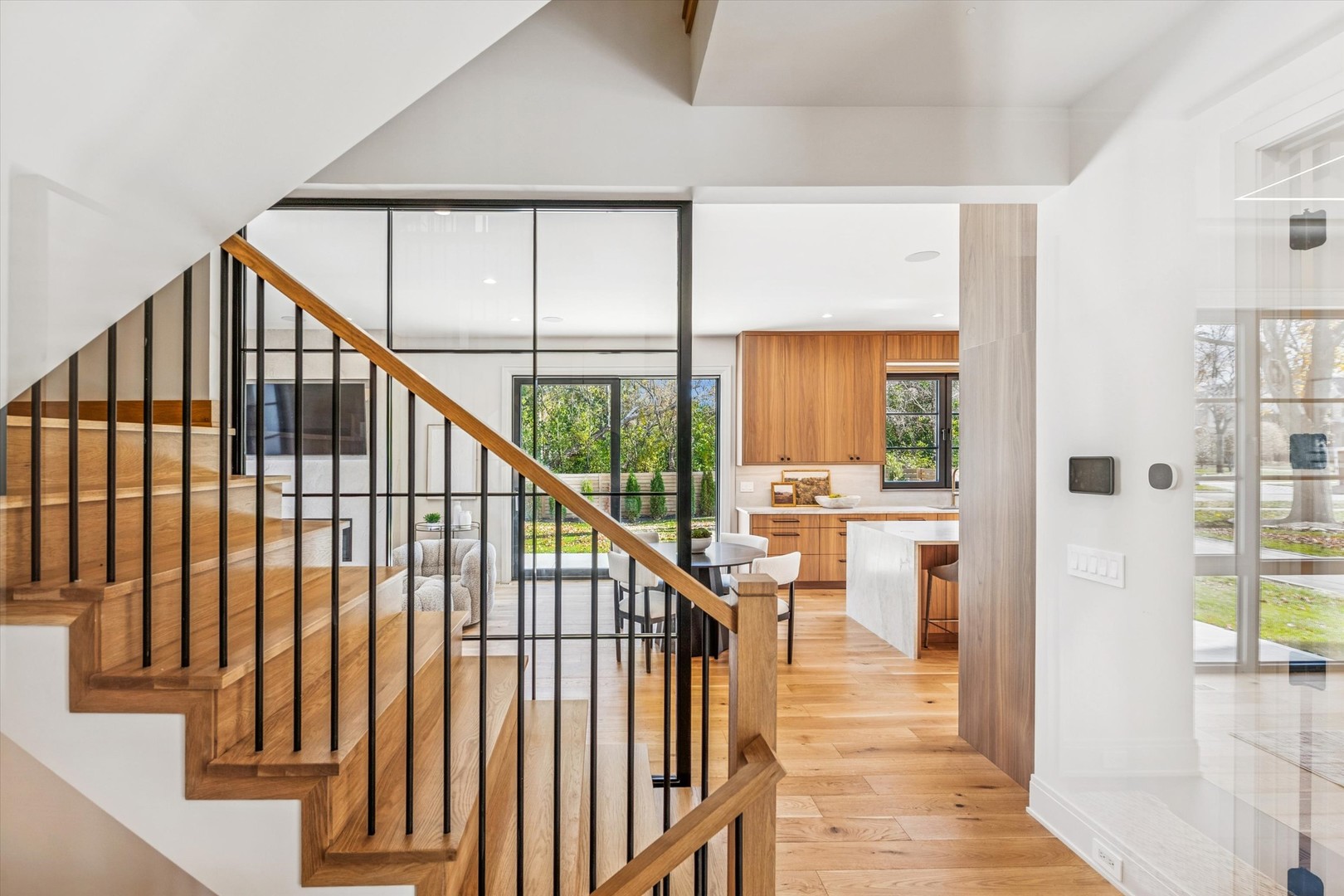 377 S Prairie Avenue