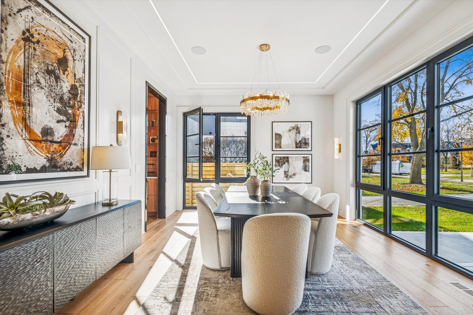 377 S Prairie Avenue