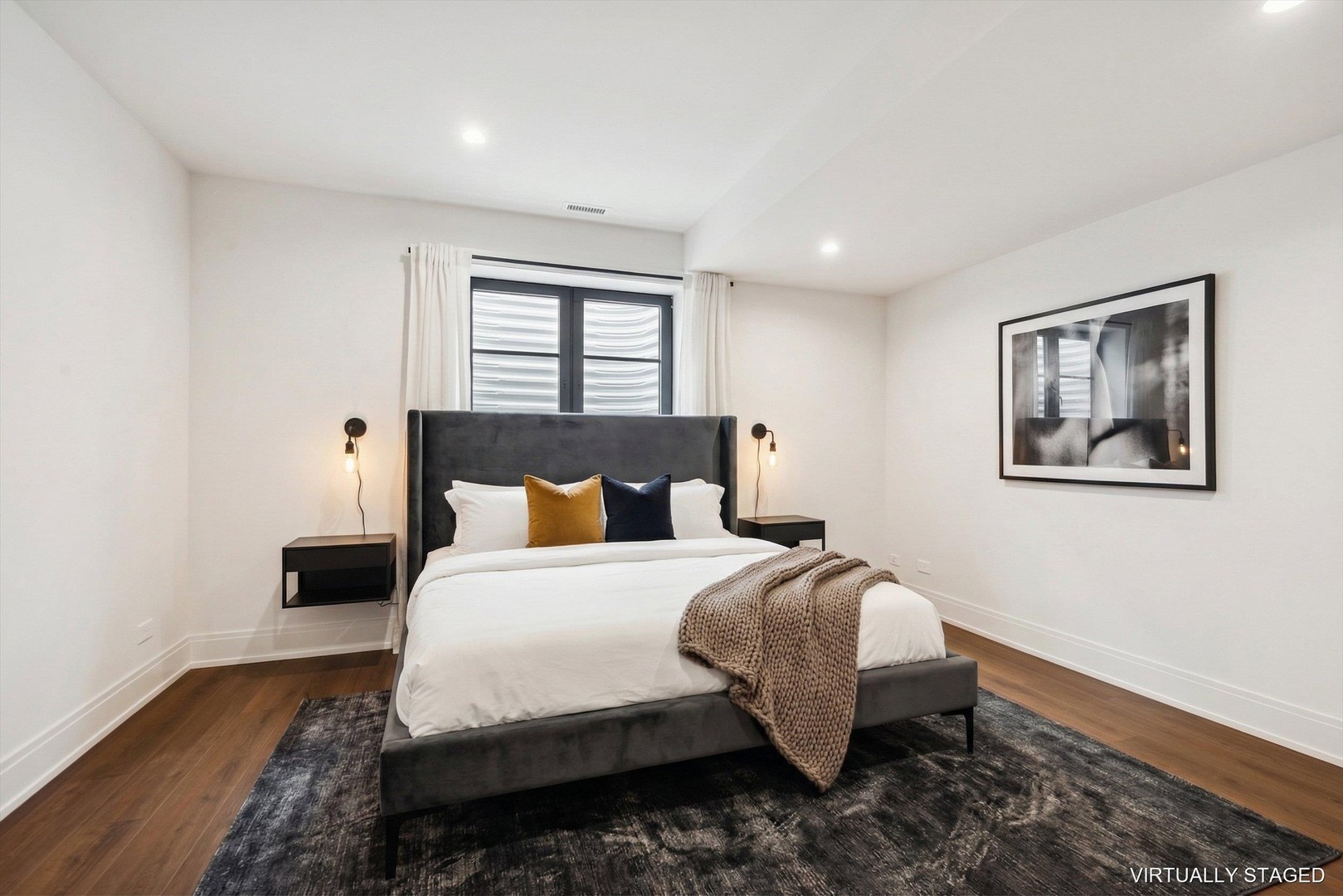 377 S Prairie Avenue