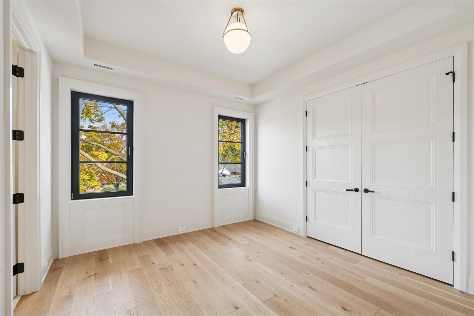 377 S Prairie Avenue