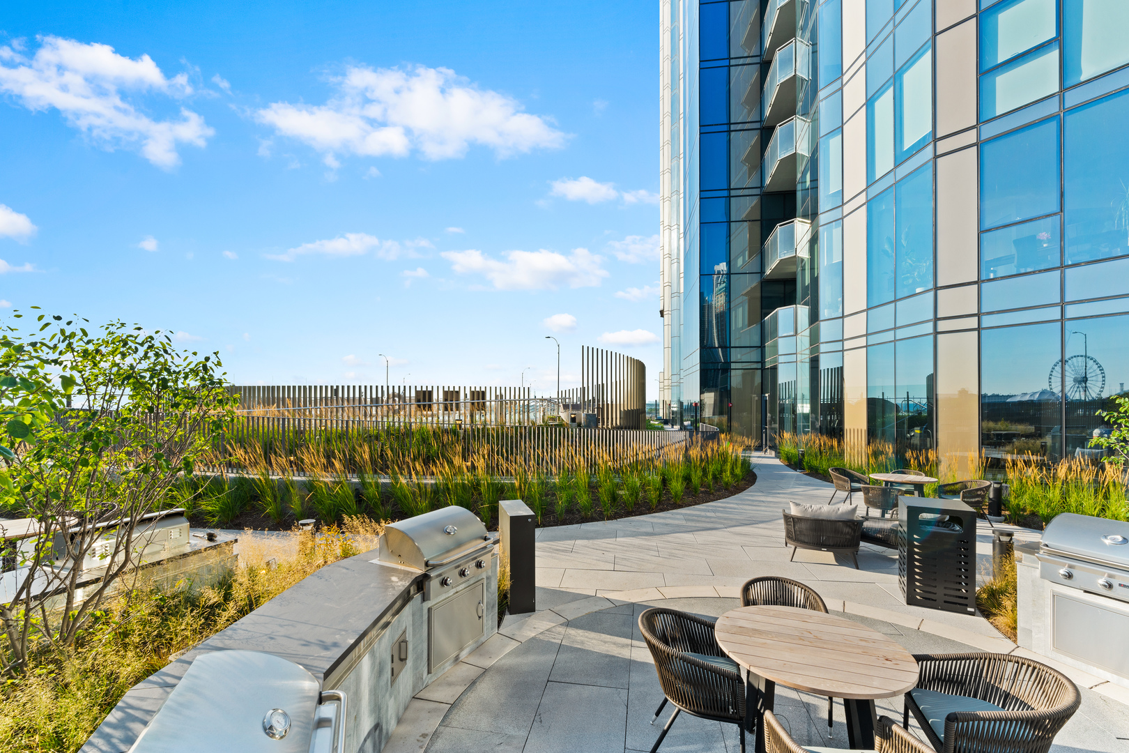 211 N Harbor Drive Unit: 3709