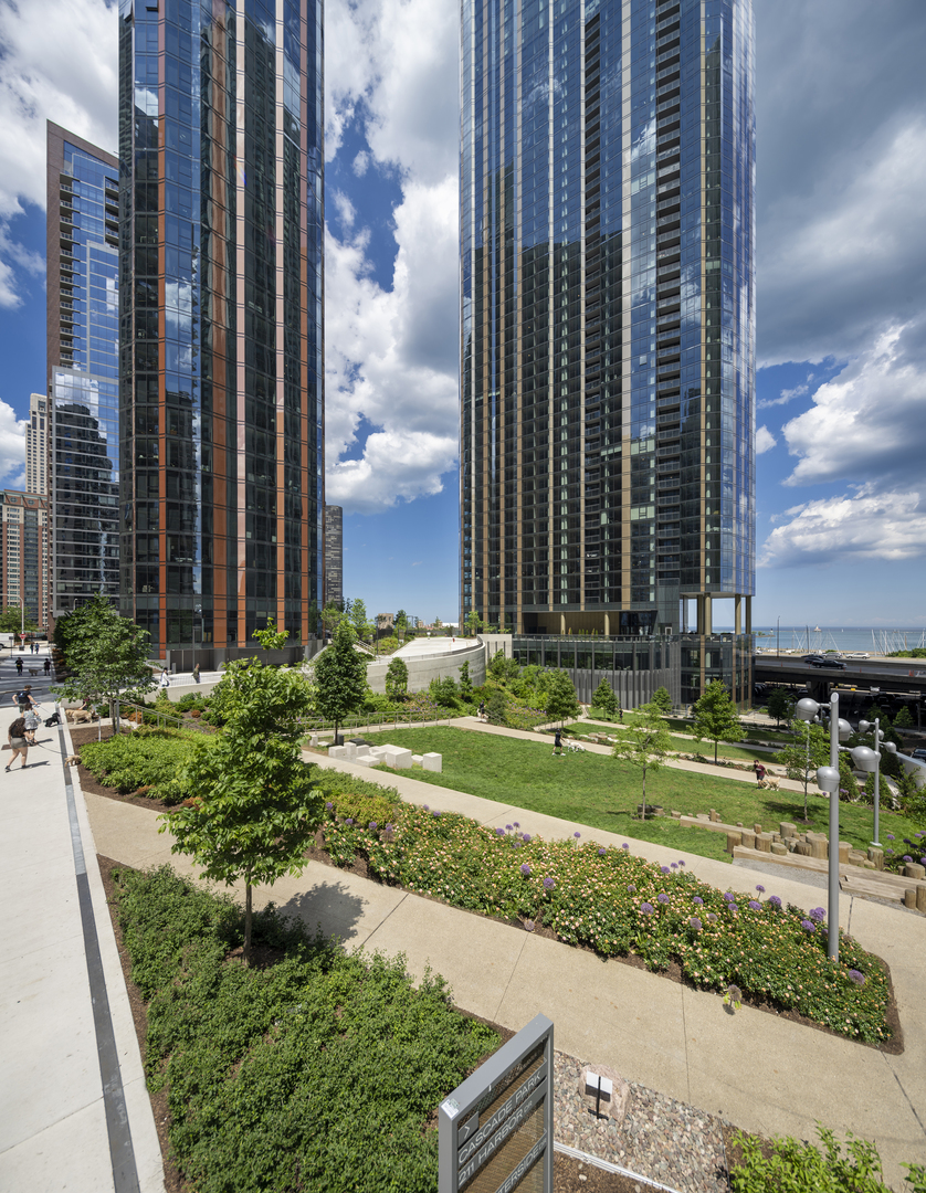 211 N Harbor Drive Unit: 3709
