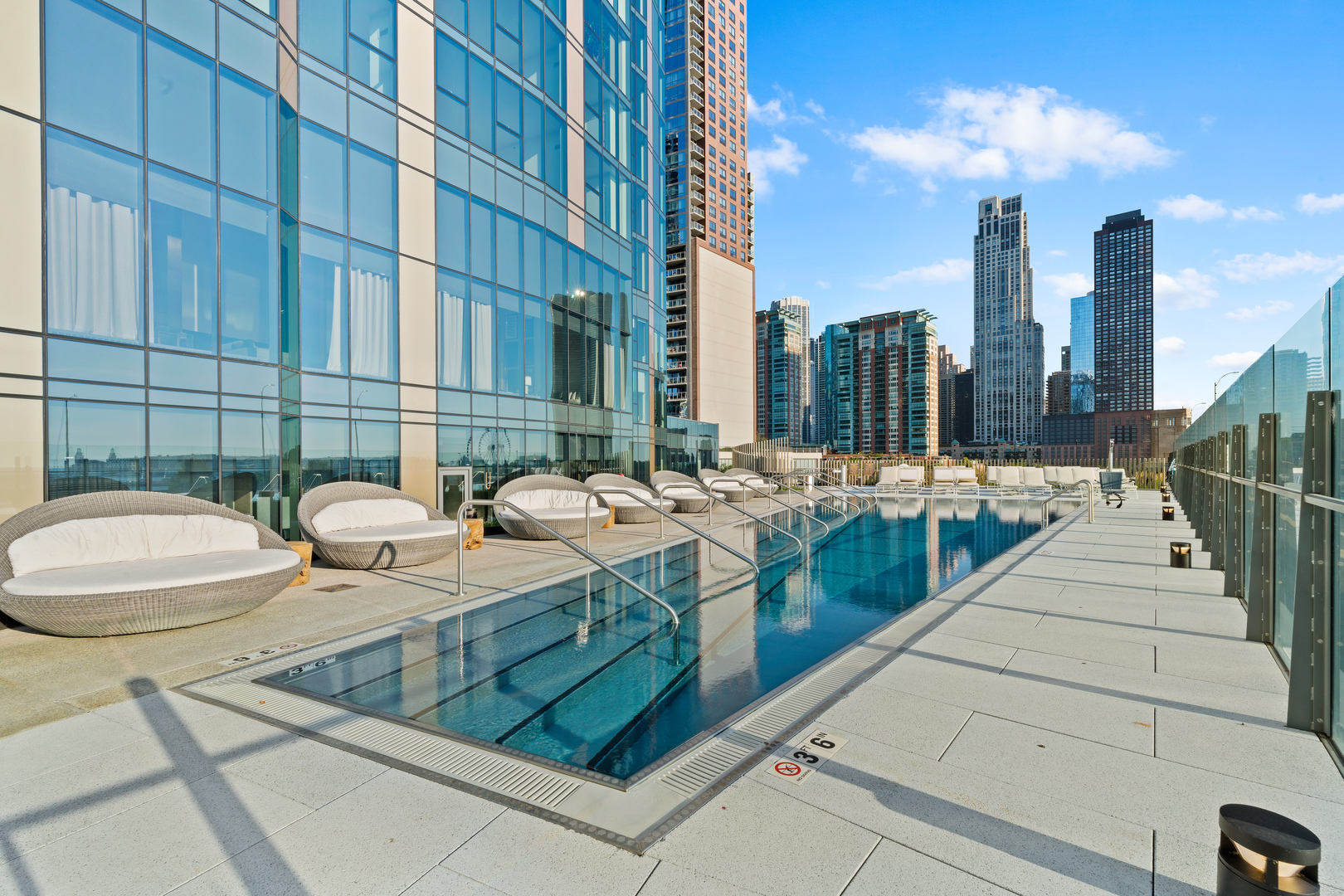 211 N Harbor Drive Unit: 3709