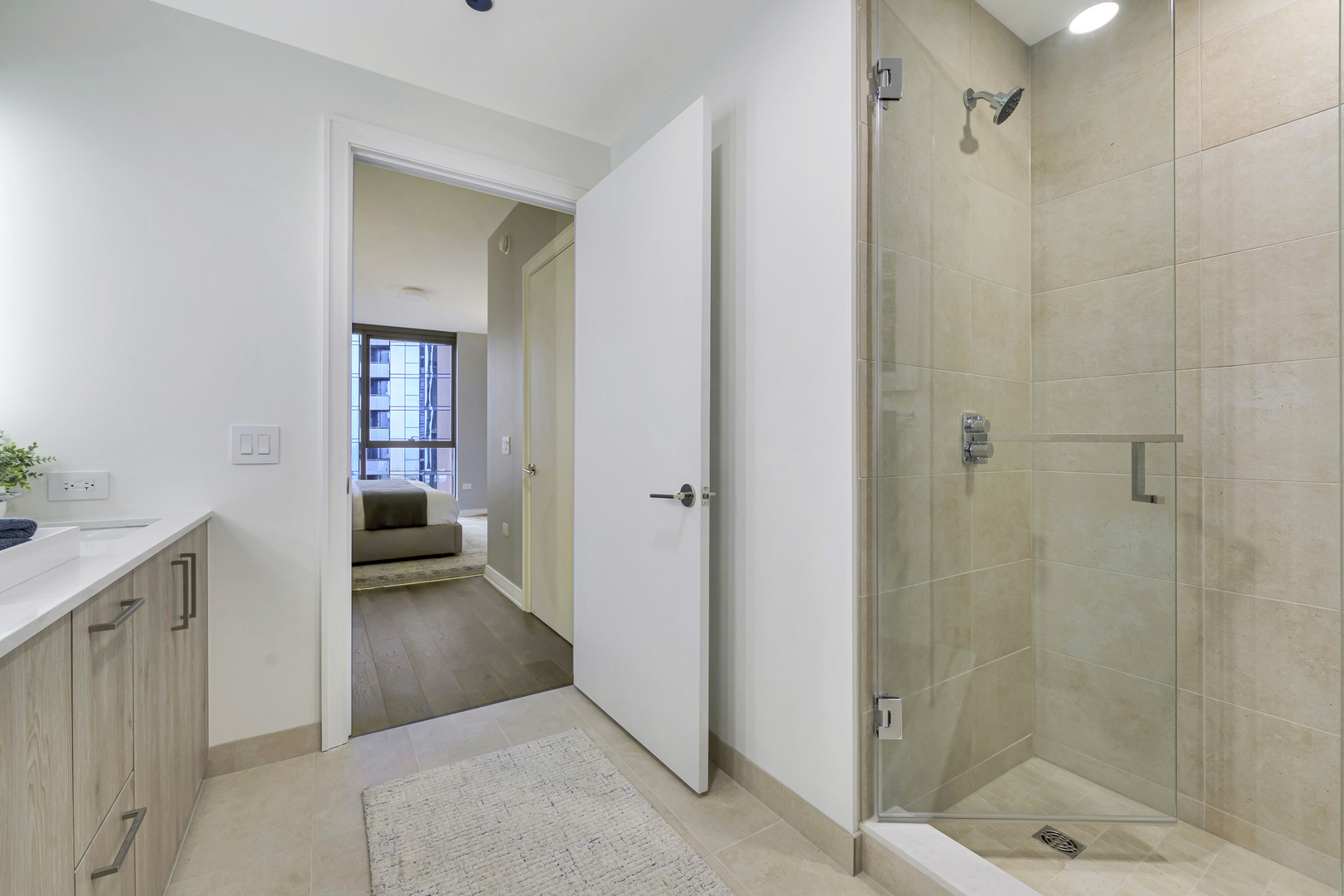 211 N Harbor Drive Unit: 3709