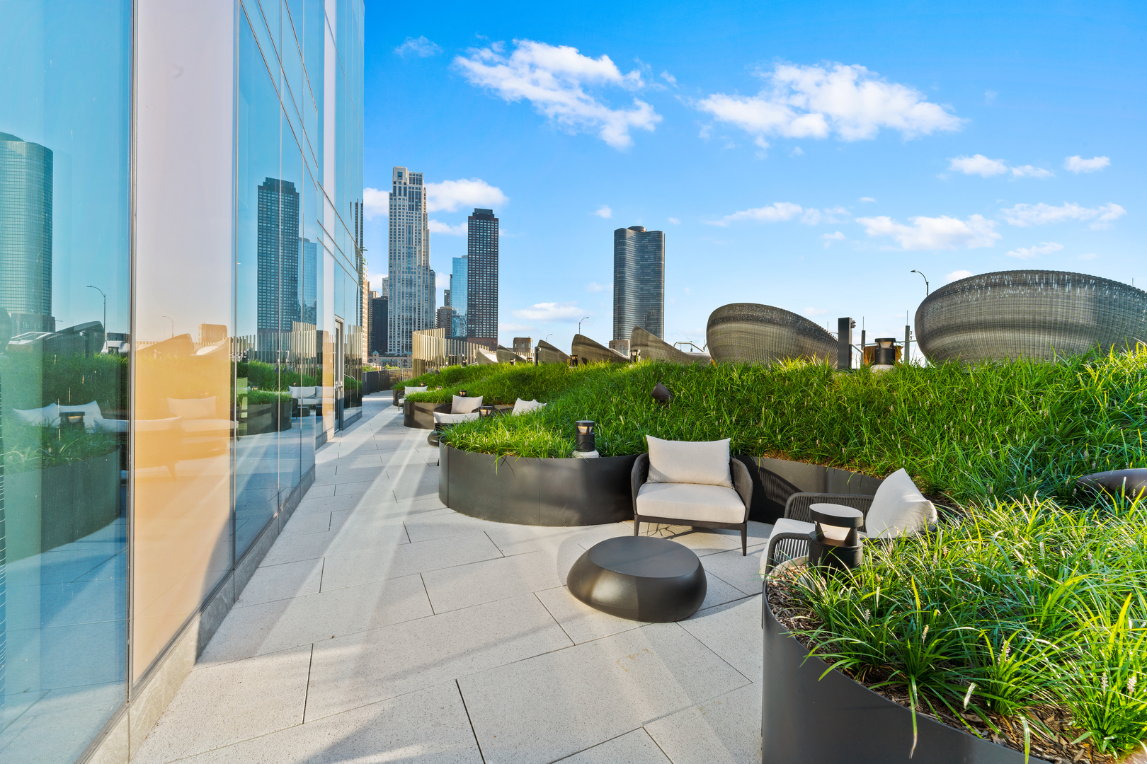 211 N Harbor Drive Unit: 3709
