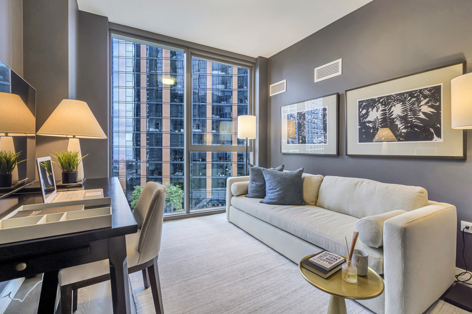 211 N Harbor Drive Unit: 3709