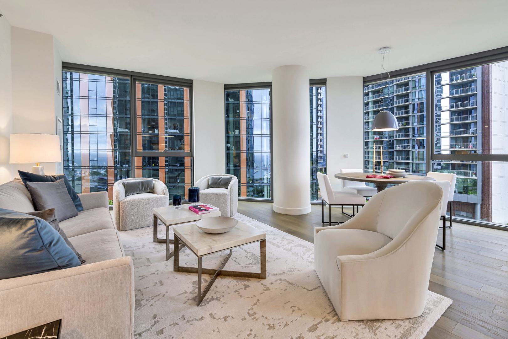 211 N Harbor Drive Unit: 3709