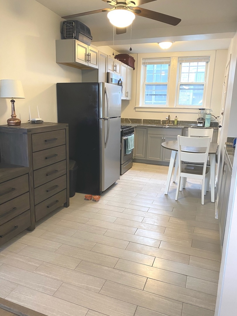 1064 W Thorndale Avenue Unit: 3Q