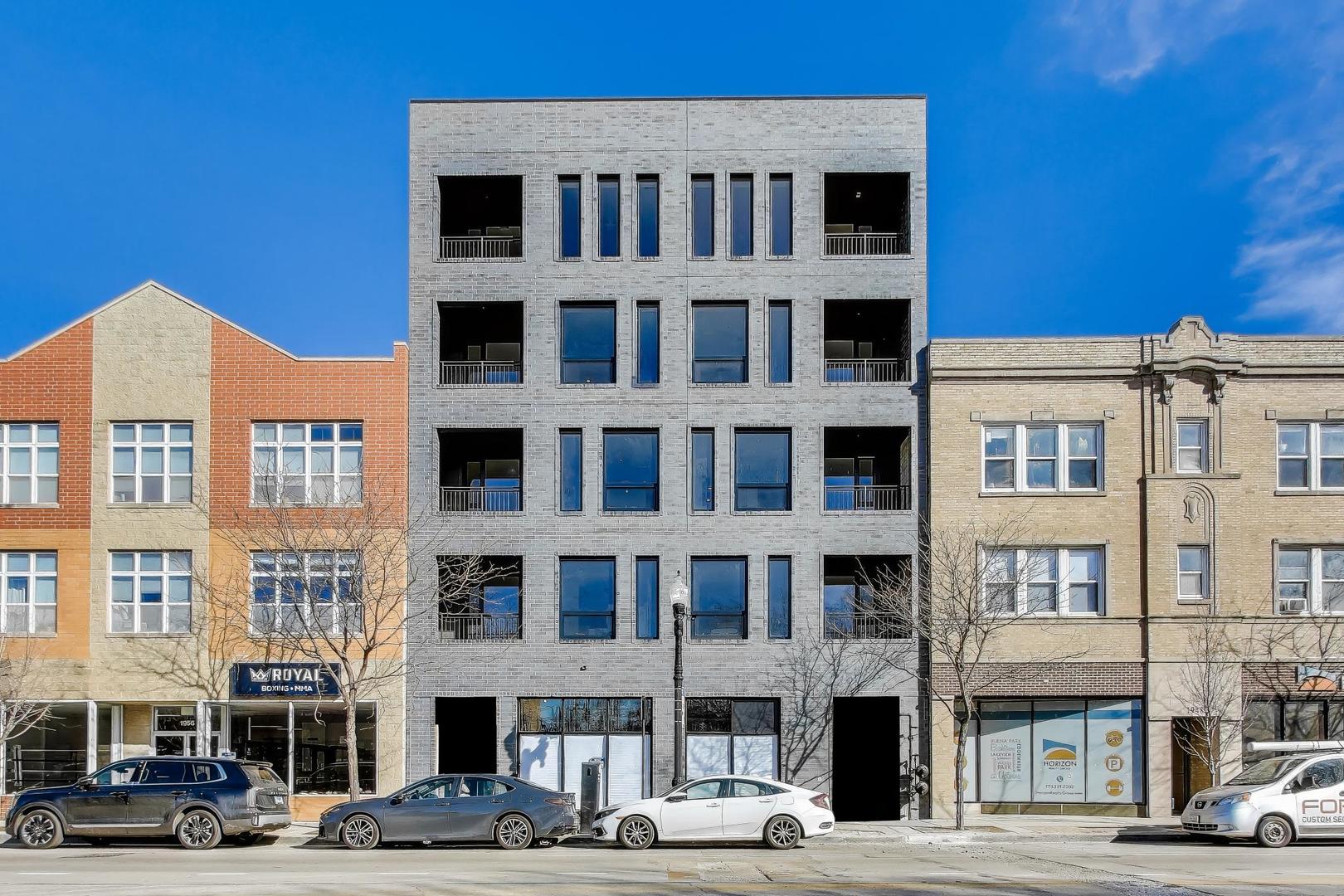 1950 W Lawrence Avenue Unit: 203