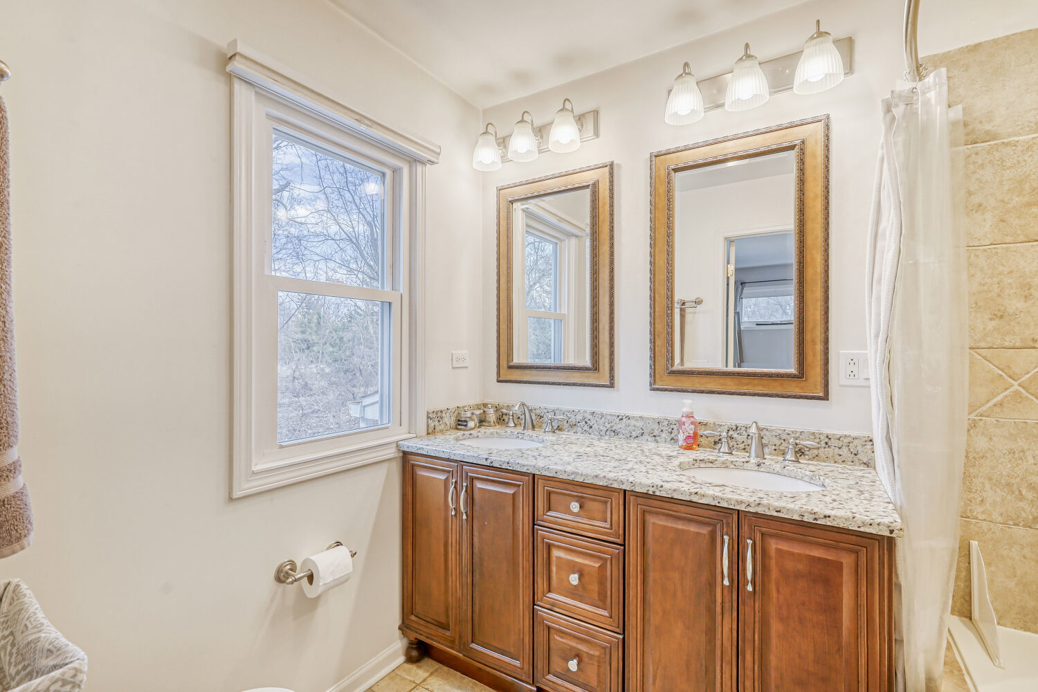 1S538 Bayberry Lane