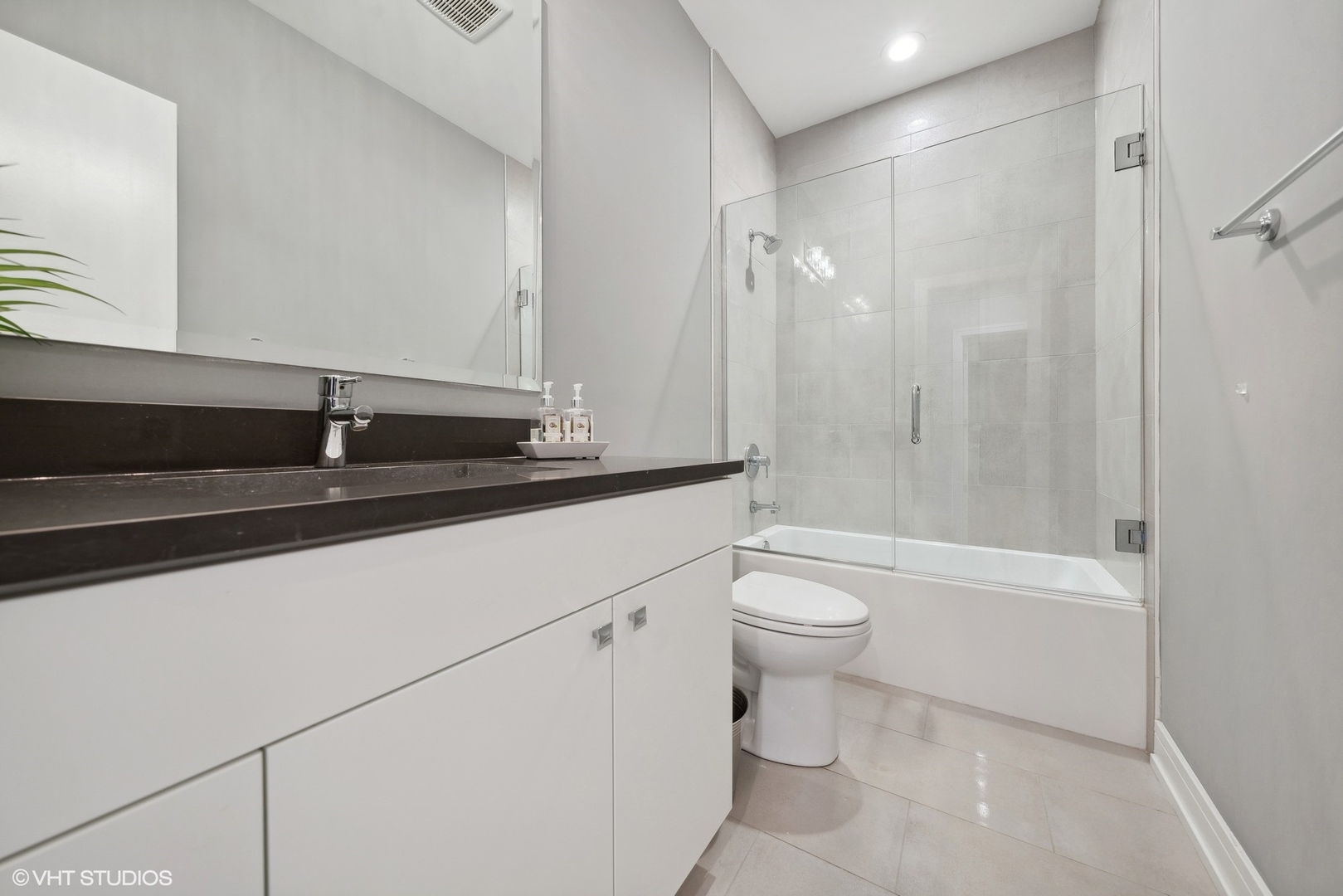 1203 W Superior Street Unit: 1B