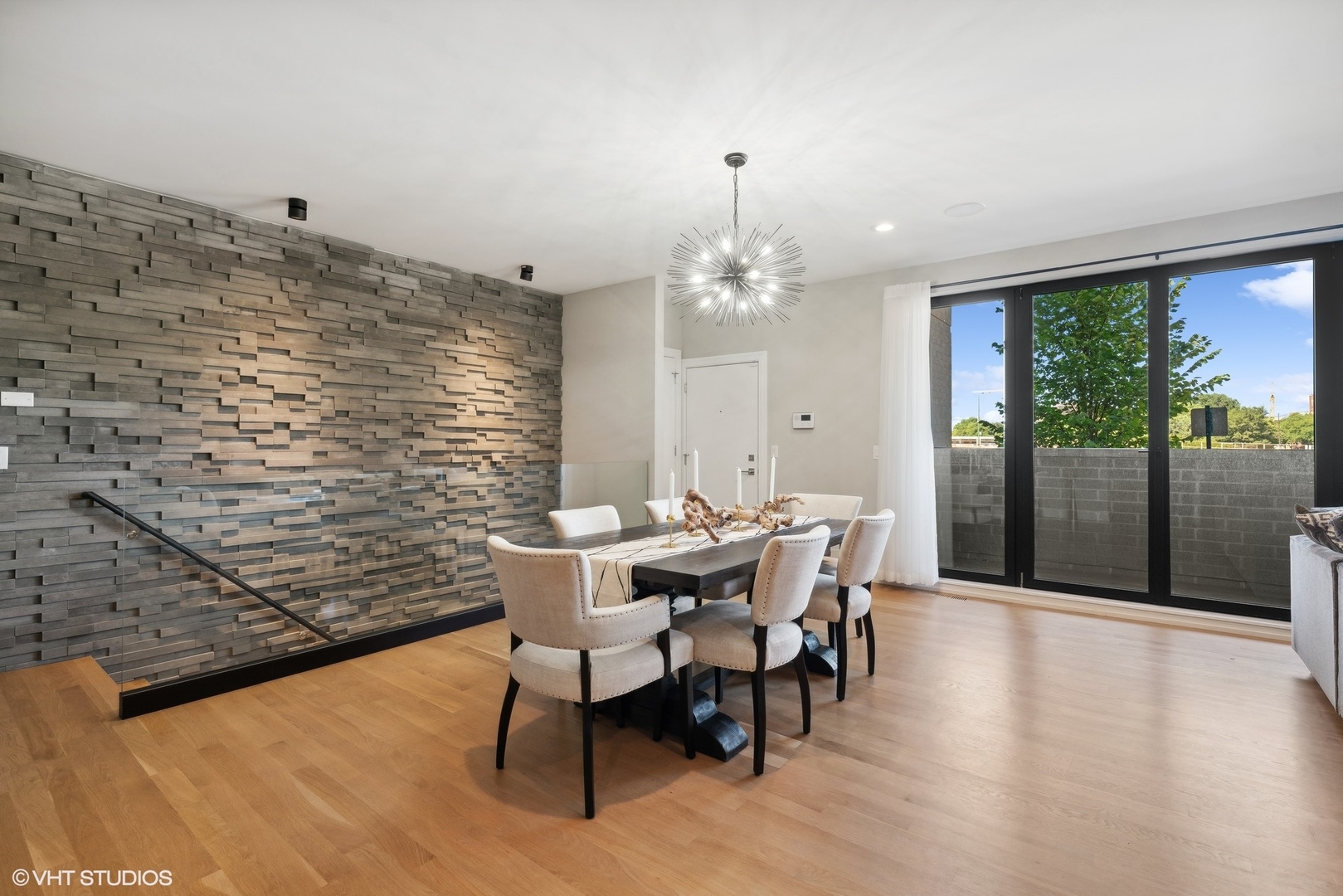 1203 W Superior Street Unit: 1B