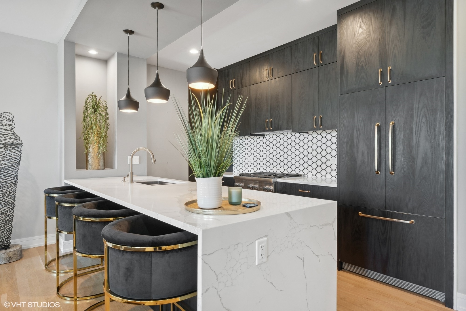 1203 W Superior Street Unit: 1B