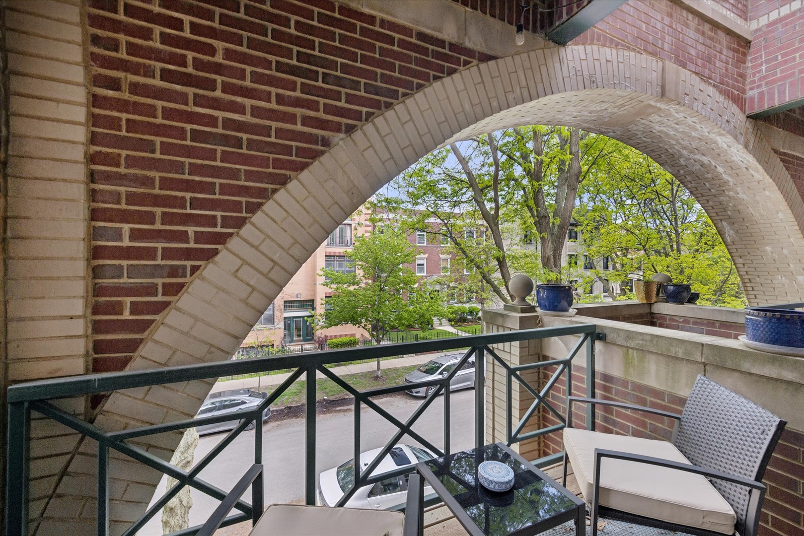4104 N Kenmore Avenue Unit: 2N