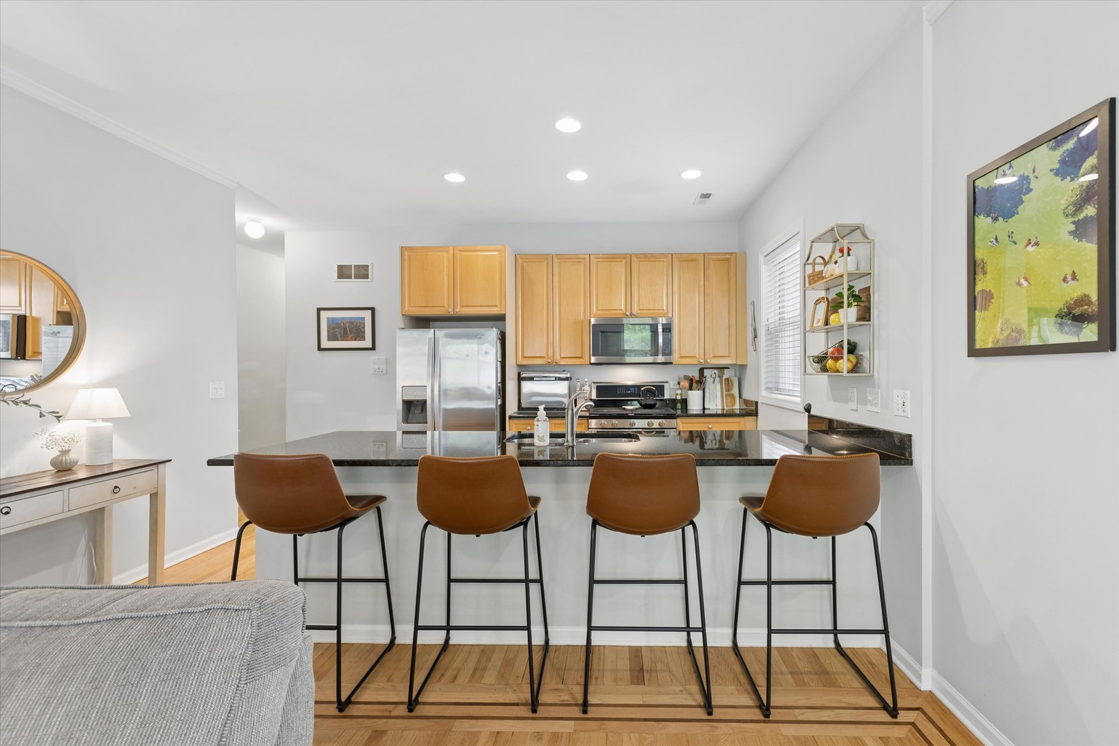 4104 N Kenmore Avenue Unit: 2N