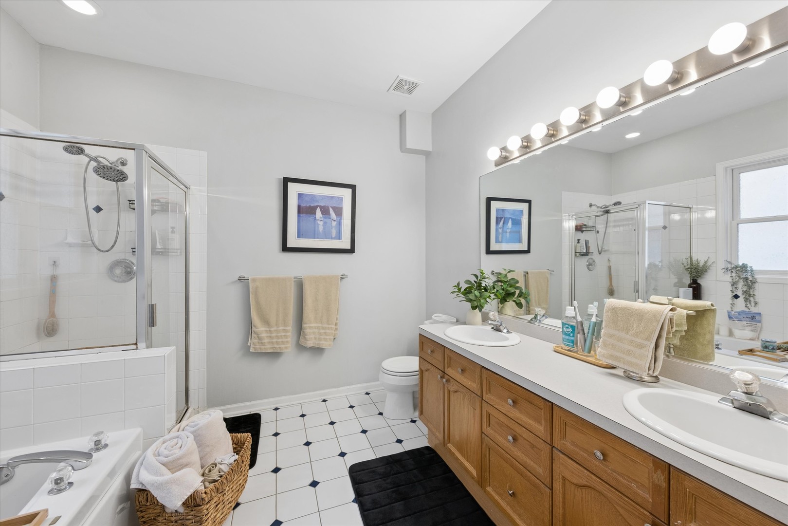 4104 N Kenmore Avenue Unit: 2N