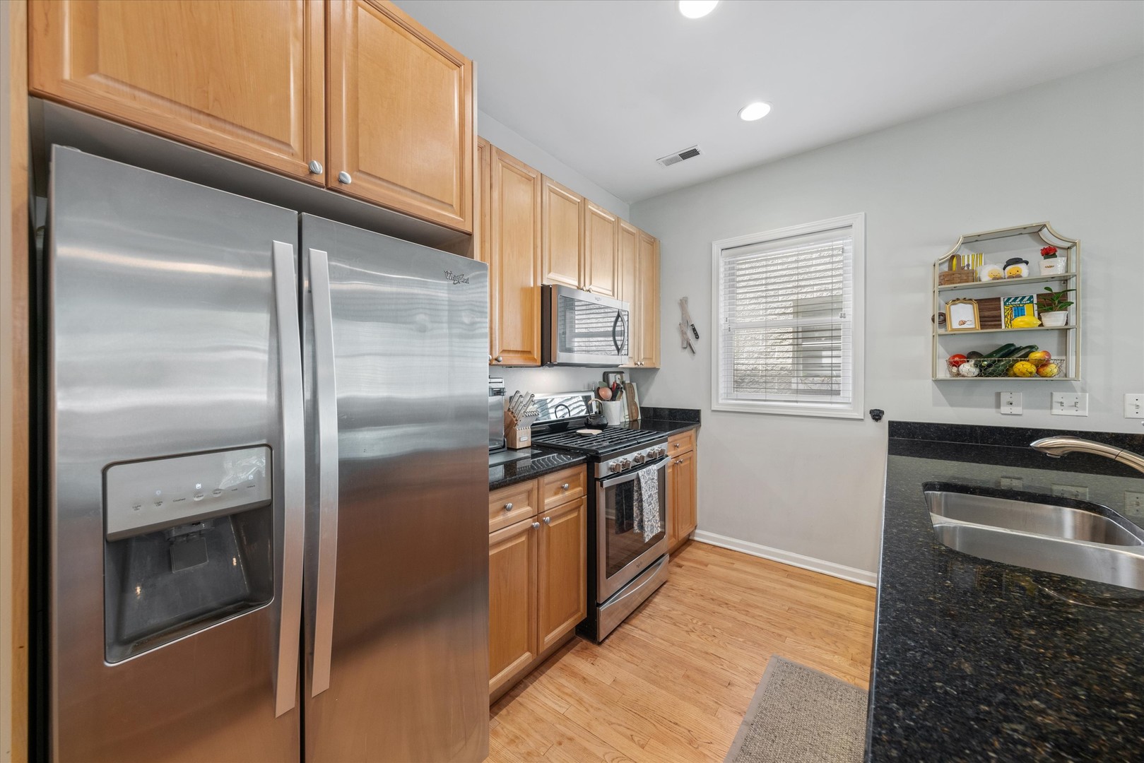 4104 N Kenmore Avenue Unit: 2N
