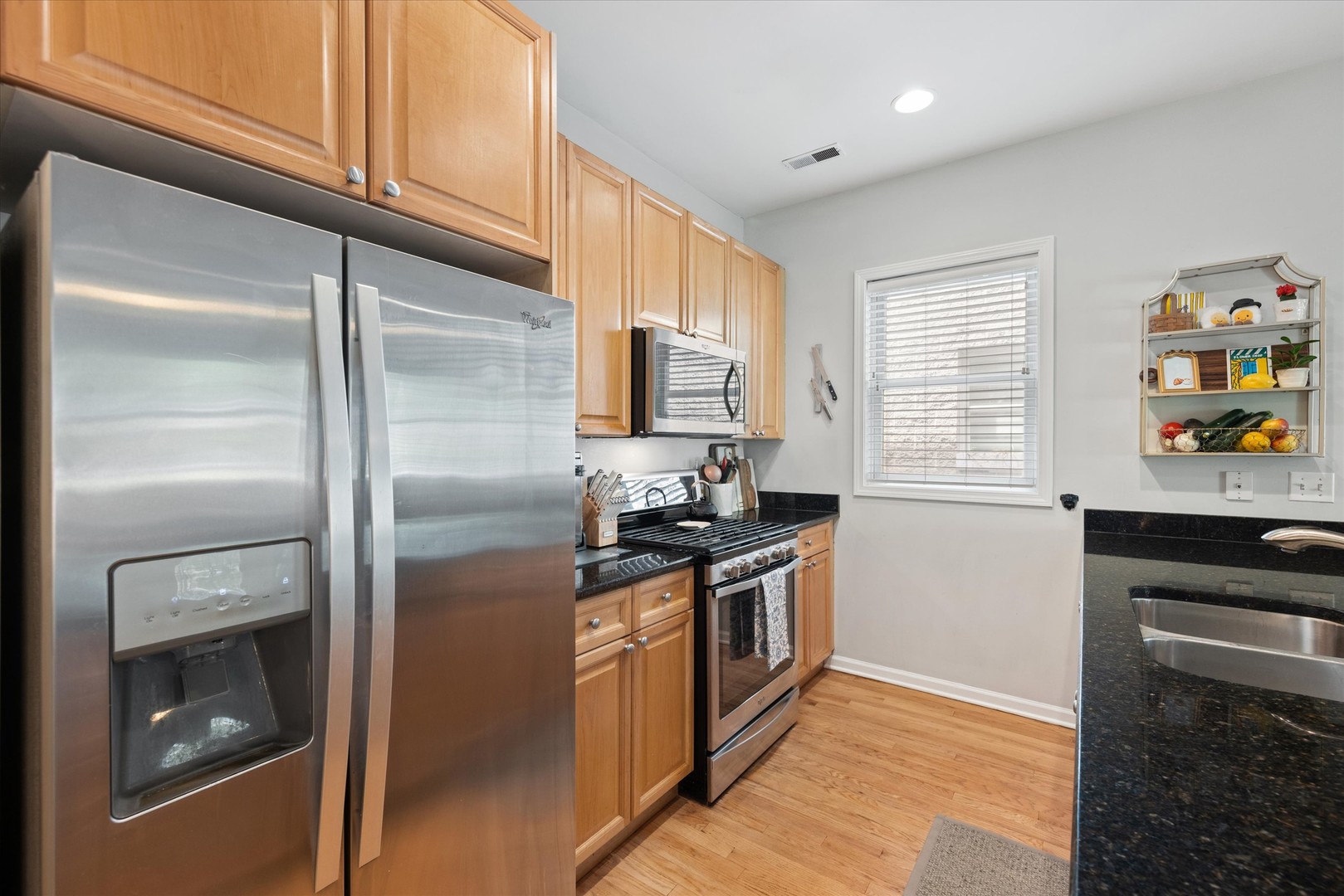 4104 N Kenmore Avenue Unit: 2N