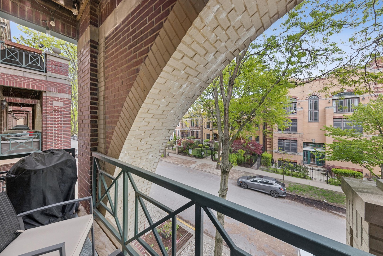 4104 N Kenmore Avenue Unit: 2N