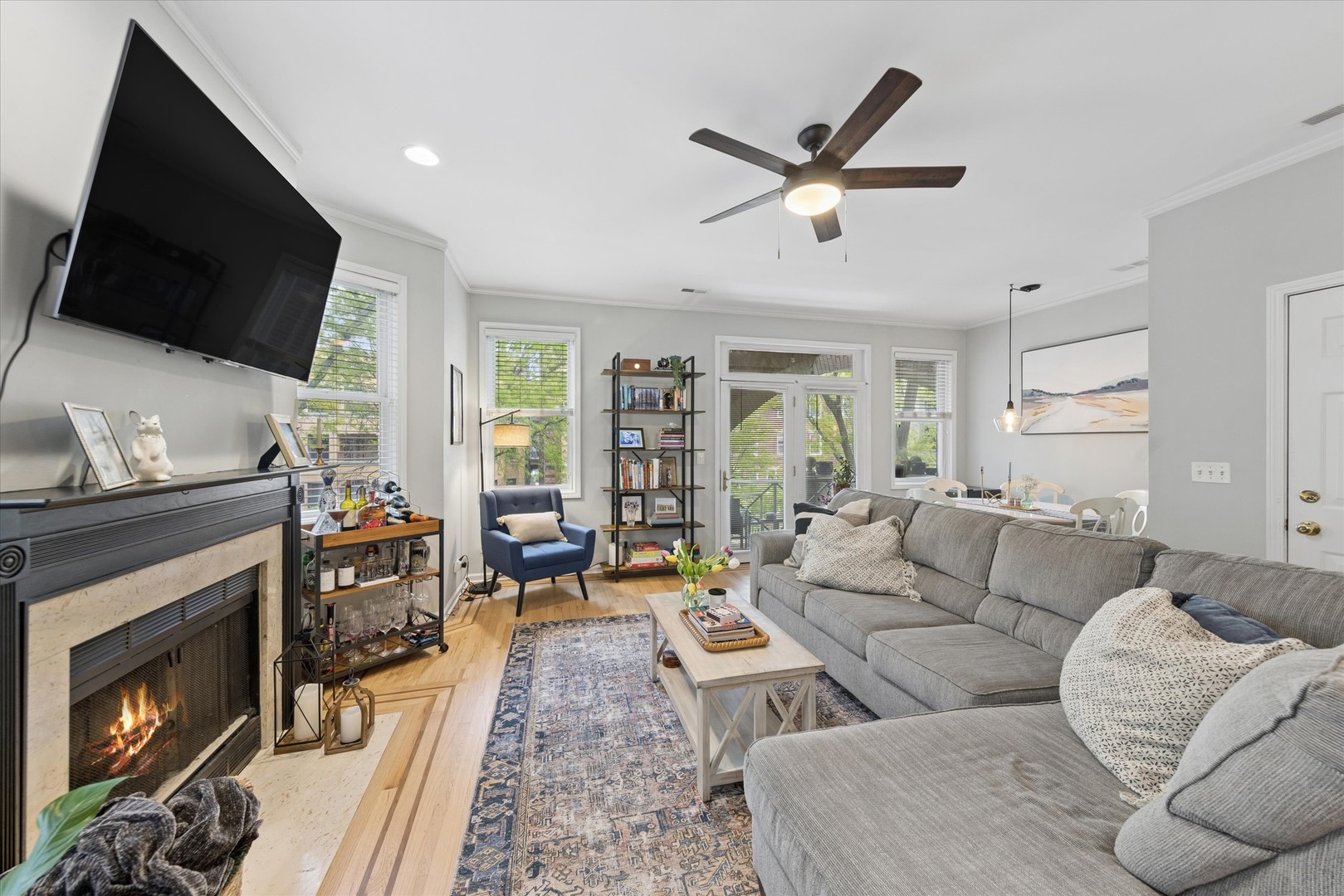 4104 N Kenmore Avenue Unit: 2N