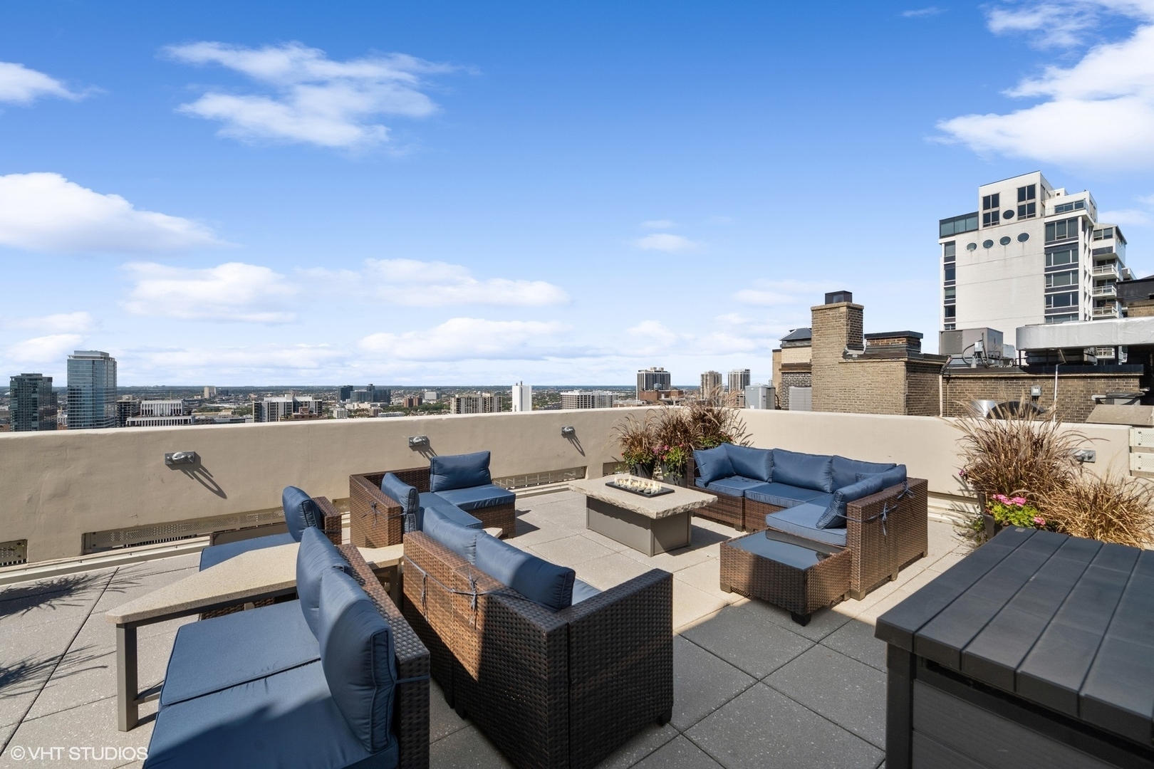 1240 N Lake Shore Drive Unit: 14A