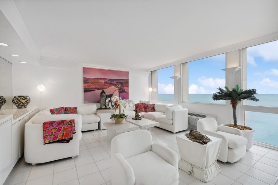 1240 N Lake Shore Drive Unit: 14A