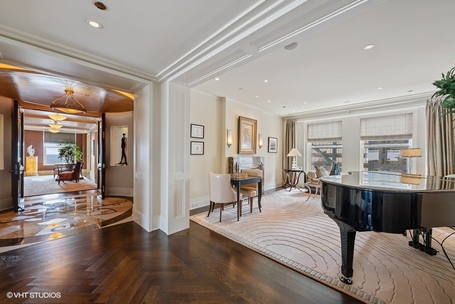159 E Walton Place Unit: 28A