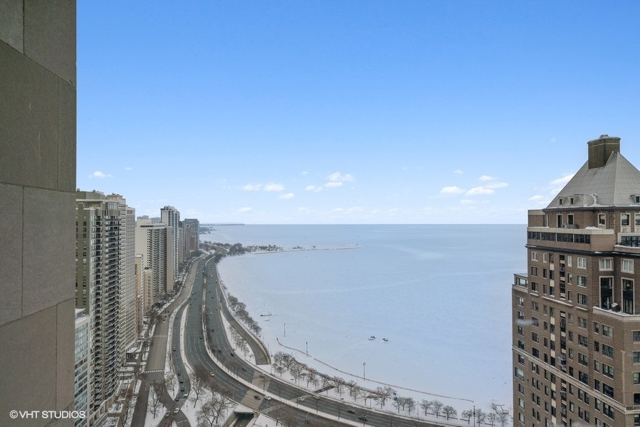 159 E Walton Place Unit: 28A