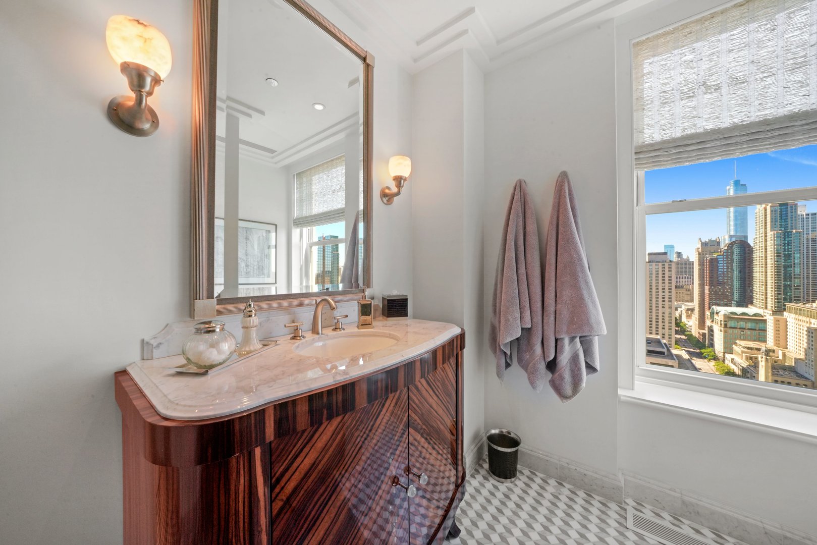 159 E Walton Place Unit: 28A