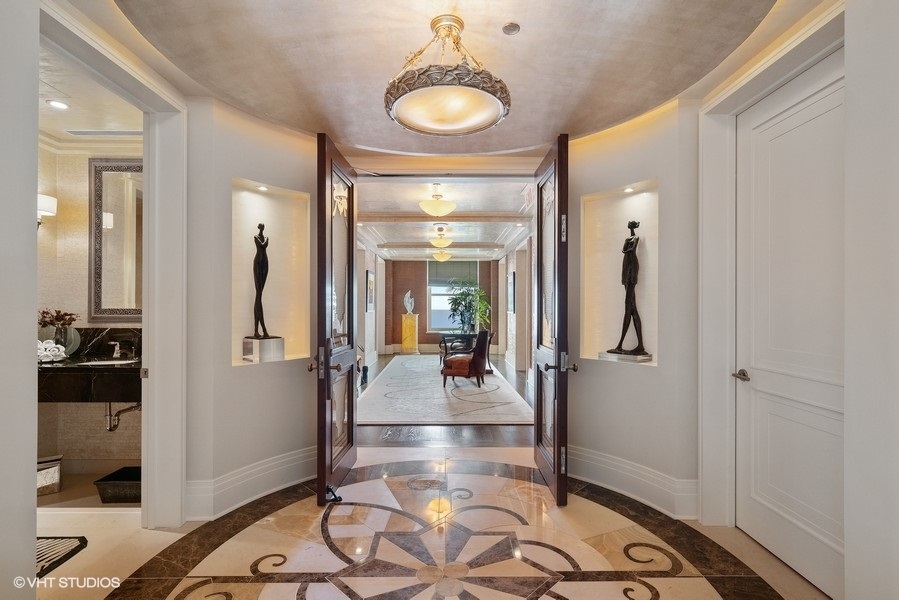 159 E Walton Place Unit: 28A