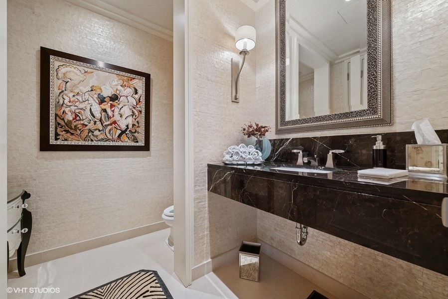 159 E Walton Place Unit: 28A